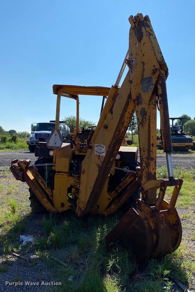 image for item DK6379 1980 John Deere 310A  backhoe