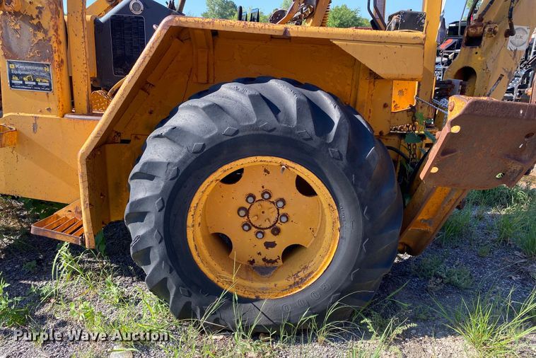 image for item DK6379 1980 John Deere 310A  backhoe