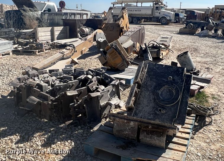 image for item DK7055 Vermeer T655  trencher boom