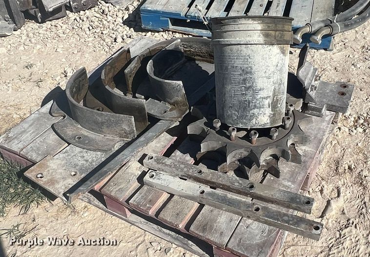 image for item DK7055 Vermeer T655  trencher boom