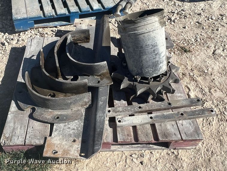 image for item DK7055 Vermeer T655  trencher boom