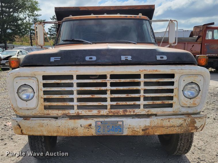 image for item DM2456 1978 Ford F700  dump truck