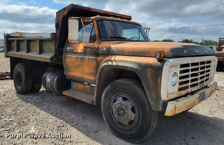 image for item DM2456 1978 Ford F700  dump truck