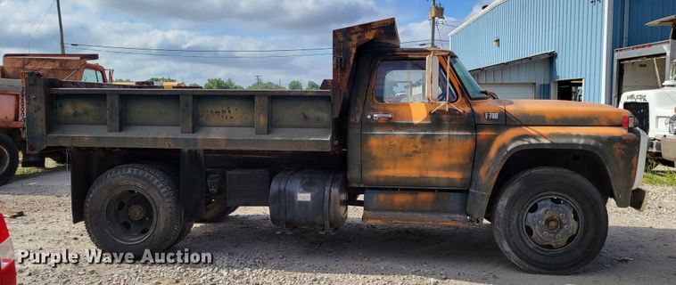 image for item DM2456 1978 Ford F700  dump truck