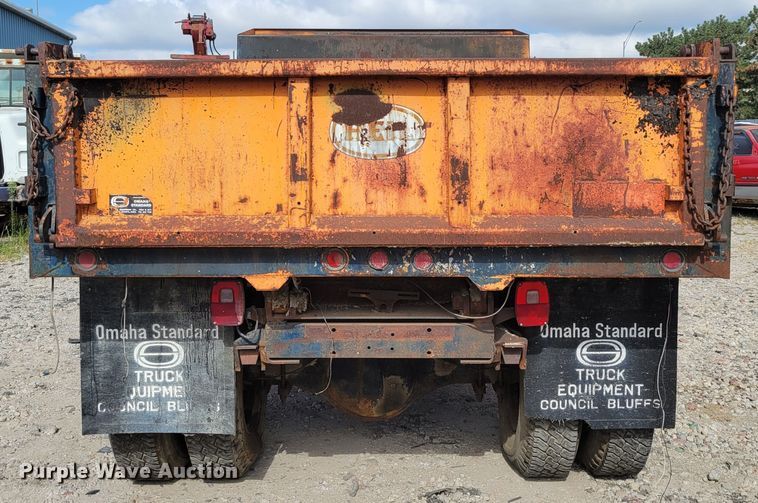 image for item DM2456 1978 Ford F700  dump truck