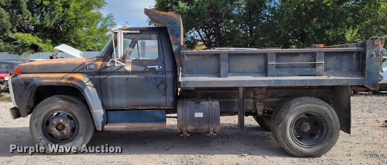 image for item DM2456 1978 Ford F700  dump truck