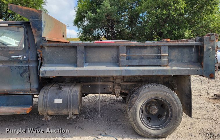 image for item DM2456 1978 Ford F700  dump truck