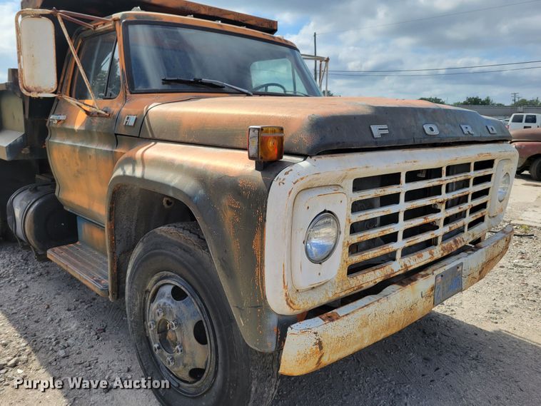 image for item DM2456 1978 Ford F700  dump truck