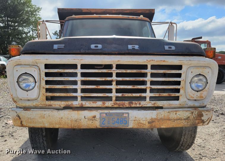 image for item DM2456 1978 Ford F700  dump truck