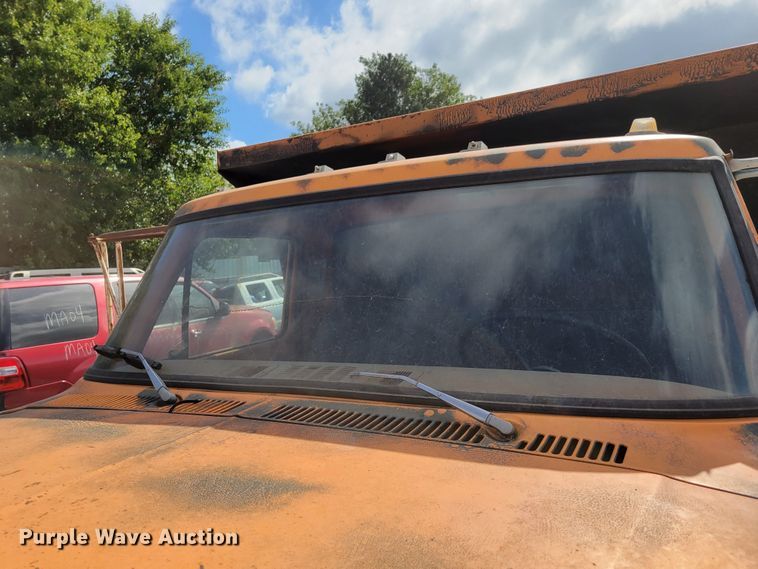 image for item DM2456 1978 Ford F700  dump truck