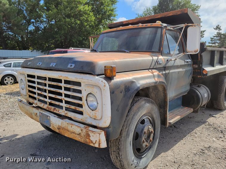 image for item DM2456 1978 Ford F700  dump truck