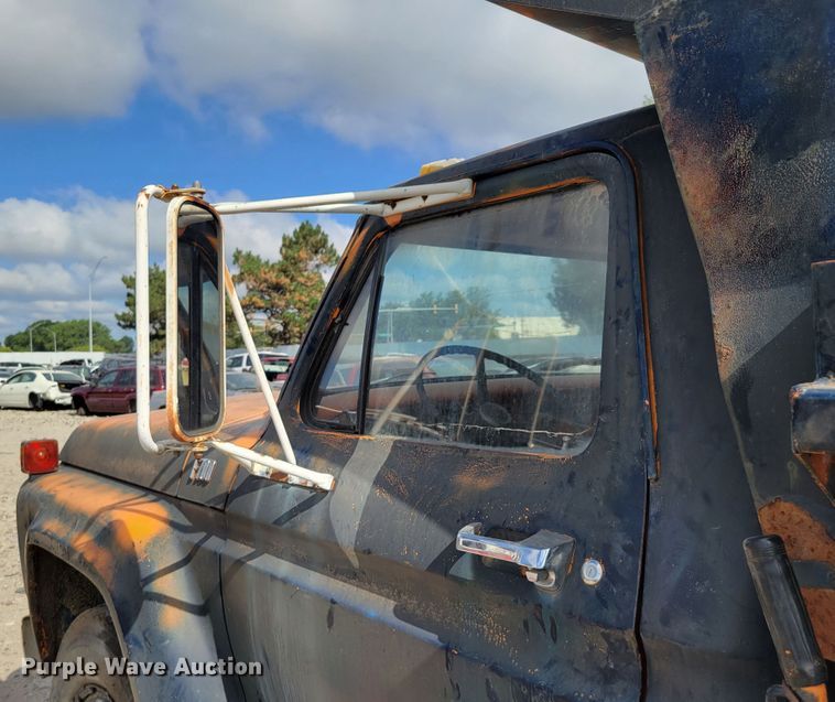 image for item DM2456 1978 Ford F700  dump truck