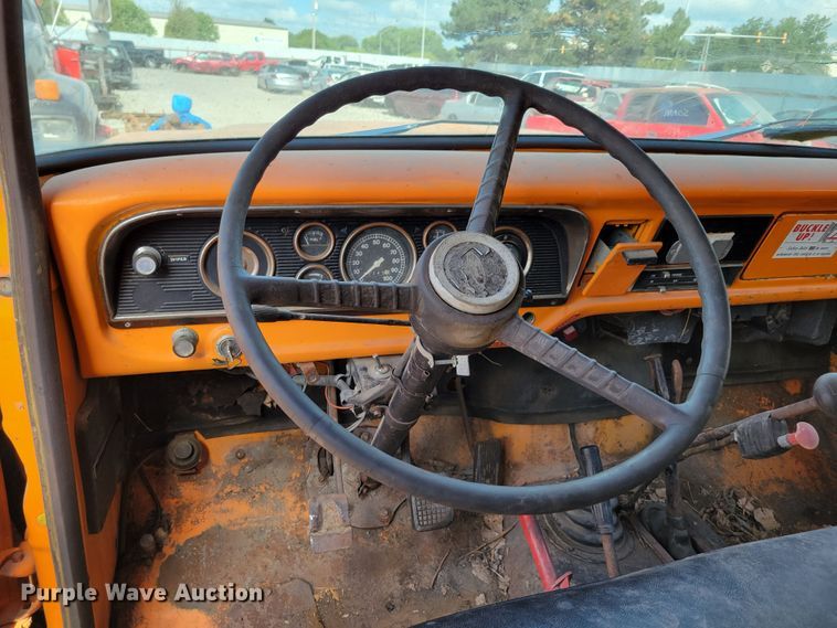 image for item DM2456 1978 Ford F700  dump truck