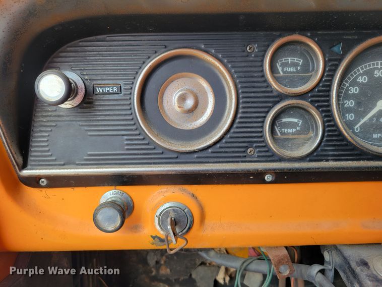 image for item DM2456 1978 Ford F700  dump truck