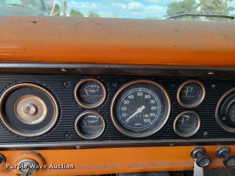 image for item DM2456 1978 Ford F700  dump truck