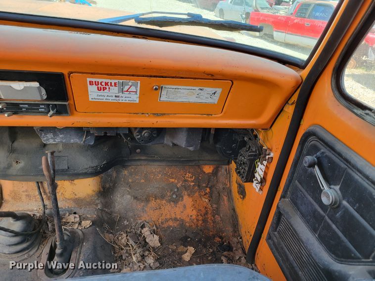 image for item DM2456 1978 Ford F700  dump truck