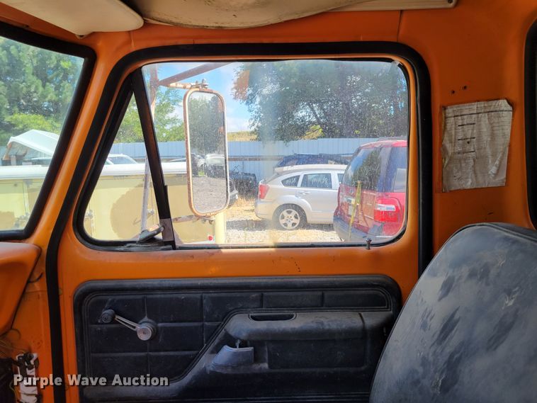 image for item DM2456 1978 Ford F700  dump truck