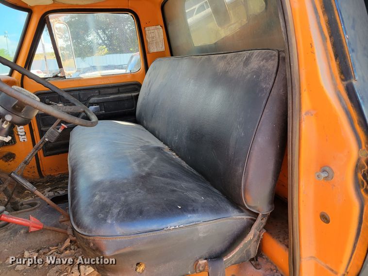 image for item DM2456 1978 Ford F700  dump truck