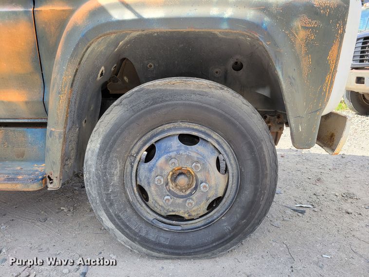 image for item DM2456 1978 Ford F700  dump truck