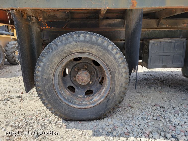 image for item DM2456 1978 Ford F700  dump truck