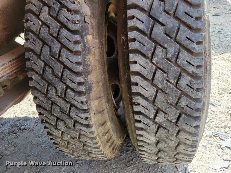 image for item DM2456 1978 Ford F700  dump truck