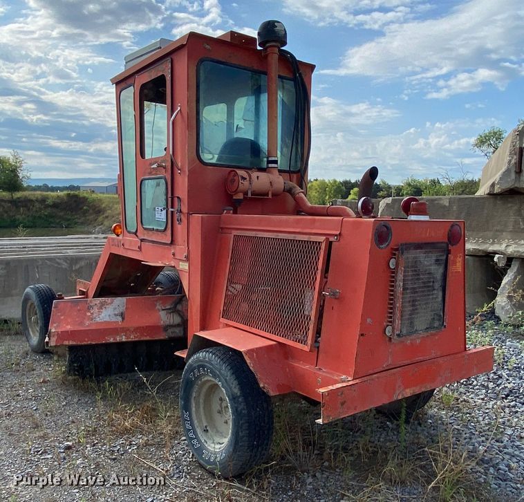 image for item DM4186 Waldon Sweep Master 11  broom