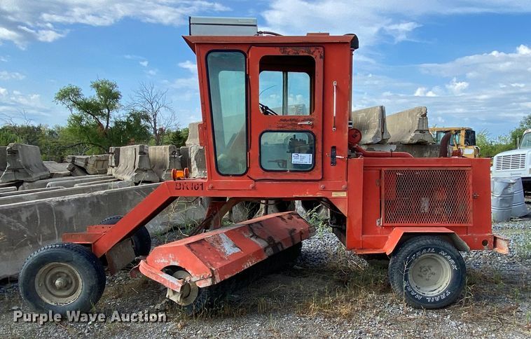 image for item DM4186 Waldon Sweep Master 11  broom