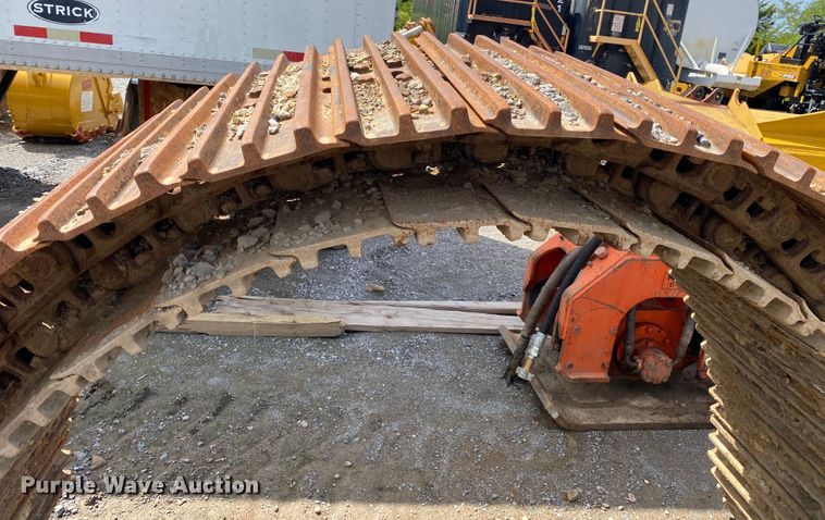 image for item DM4193 Excavator tracks