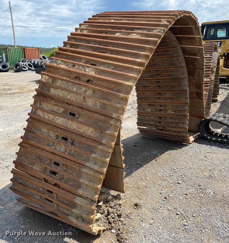 image for item DM4193 Excavator tracks