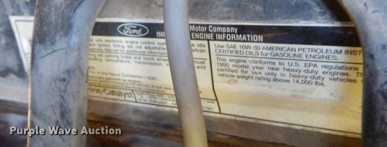 image for item DO1475 1995 Ford F700  dump truck