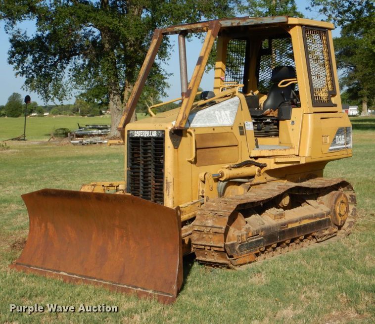 image for item DO1476 2002 Caterpillar D3G  dozer