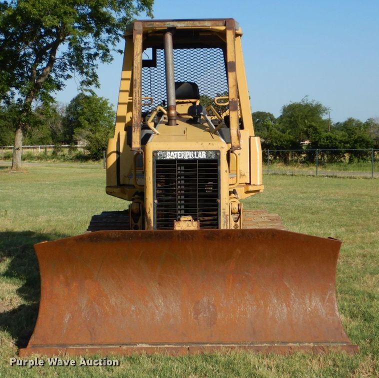 image for item DO1476 2002 Caterpillar D3G  dozer