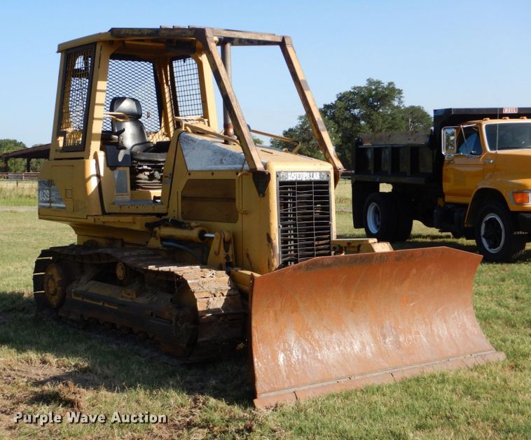 image for item DO1476 2002 Caterpillar D3G  dozer