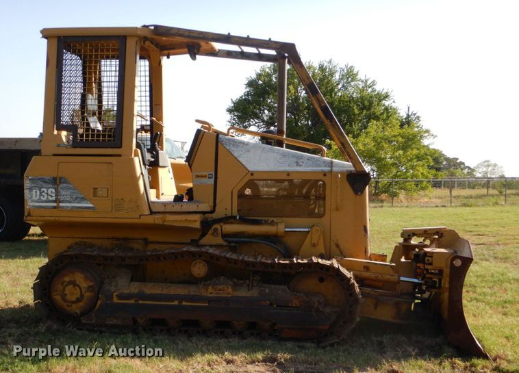 image for item DO1476 2002 Caterpillar D3G  dozer