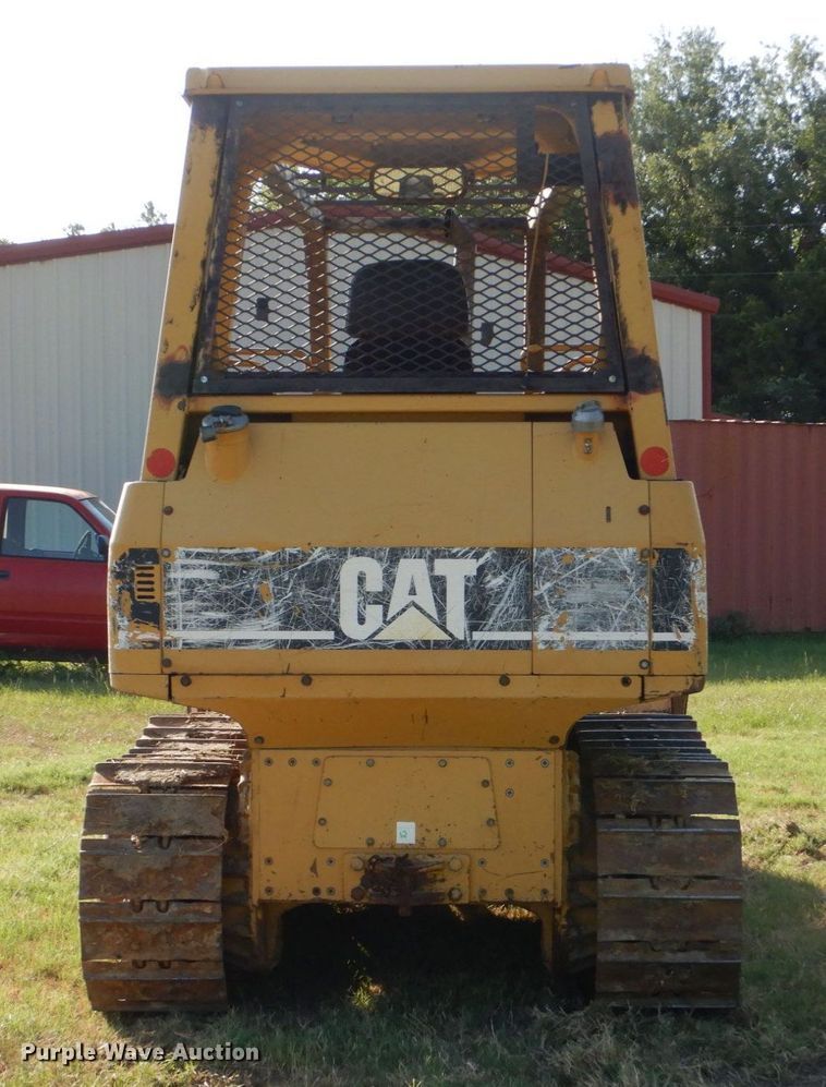 image for item DO1476 2002 Caterpillar D3G  dozer