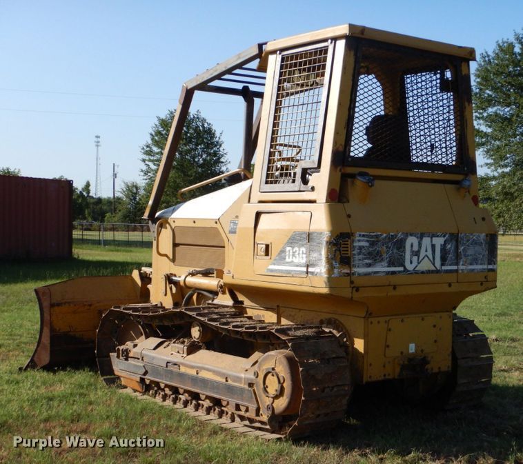 image for item DO1476 2002 Caterpillar D3G  dozer