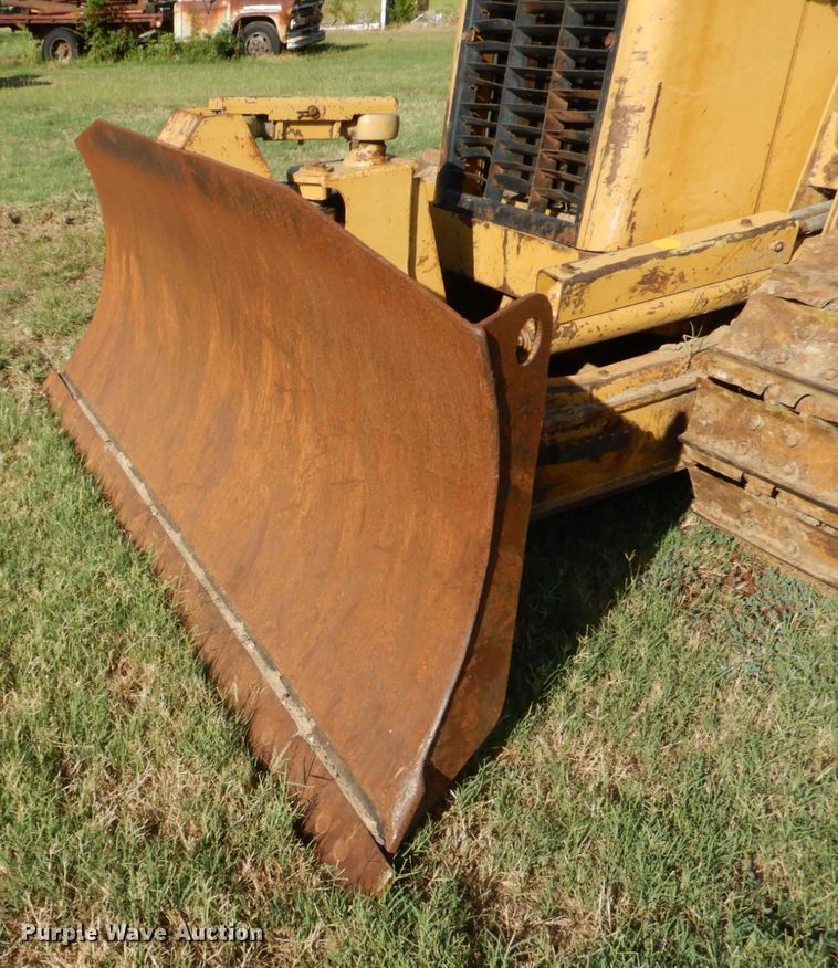 image for item DO1476 2002 Caterpillar D3G  dozer