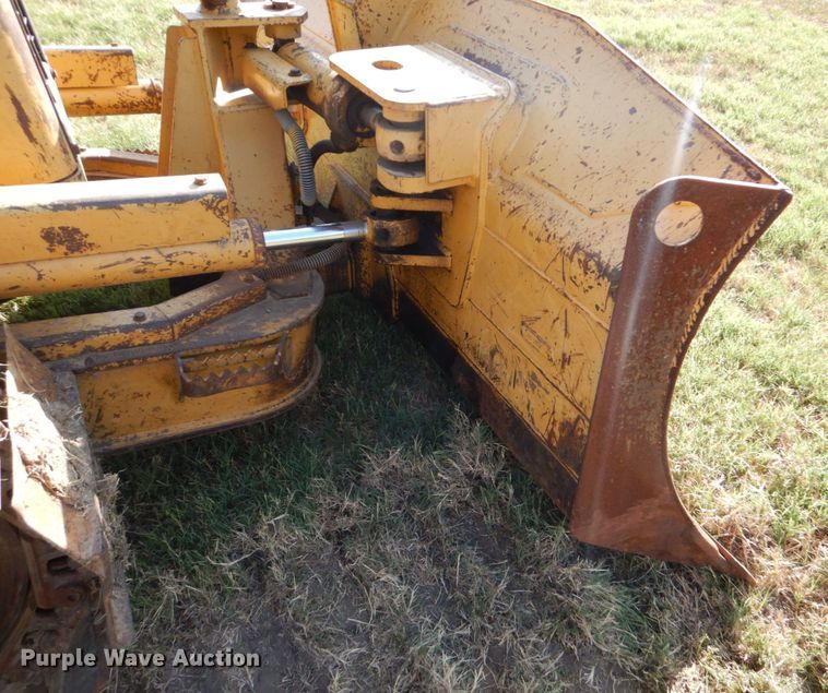 image for item DO1476 2002 Caterpillar D3G  dozer
