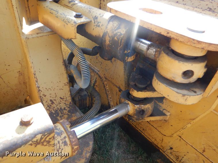 image for item DO1476 2002 Caterpillar D3G  dozer