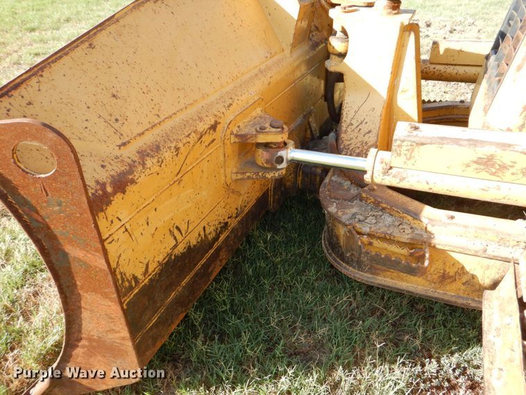 image for item DO1476 2002 Caterpillar D3G  dozer
