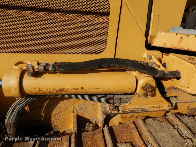 image for item DO1476 2002 Caterpillar D3G  dozer
