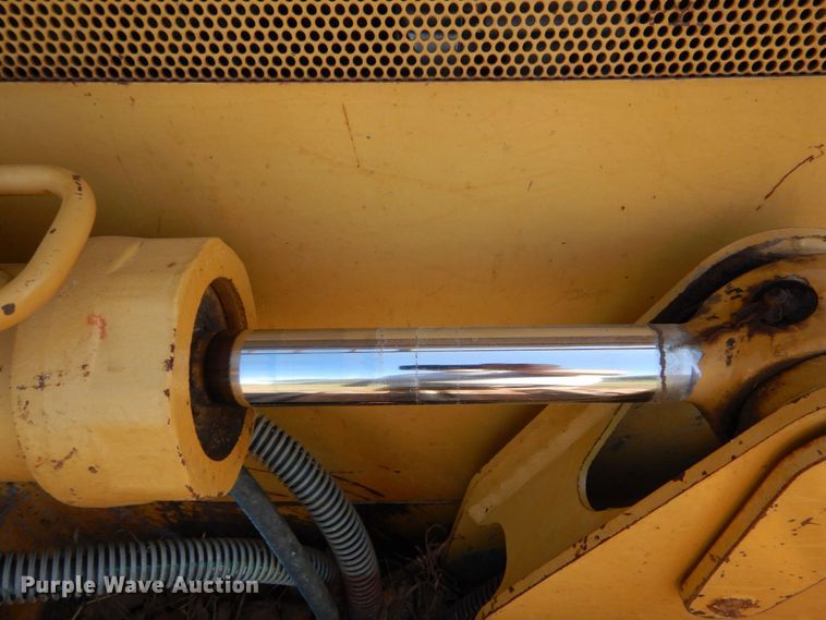 image for item DO1476 2002 Caterpillar D3G  dozer