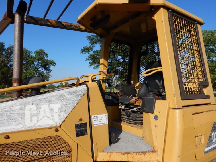 image for item DO1476 2002 Caterpillar D3G  dozer