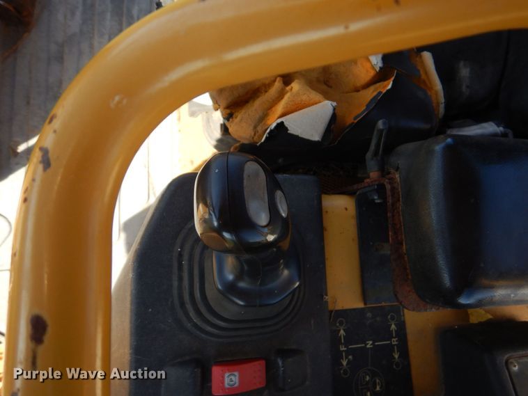 image for item DO1476 2002 Caterpillar D3G  dozer