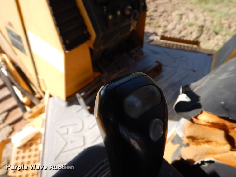 image for item DO1476 2002 Caterpillar D3G  dozer