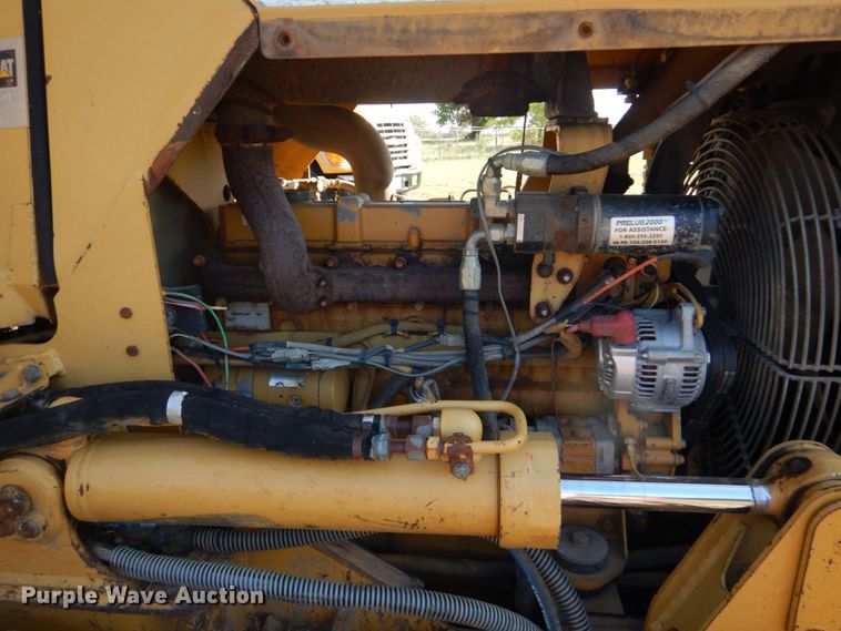 image for item DO1476 2002 Caterpillar D3G  dozer