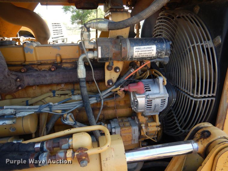 image for item DO1476 2002 Caterpillar D3G  dozer