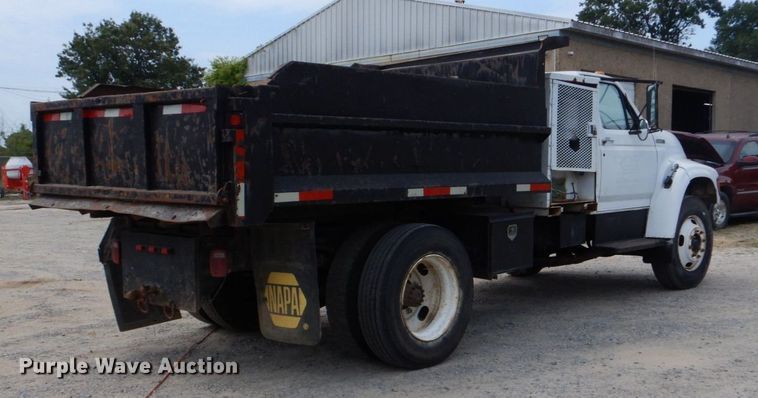 image for item DO1486 1995 Ford F800  dump truck