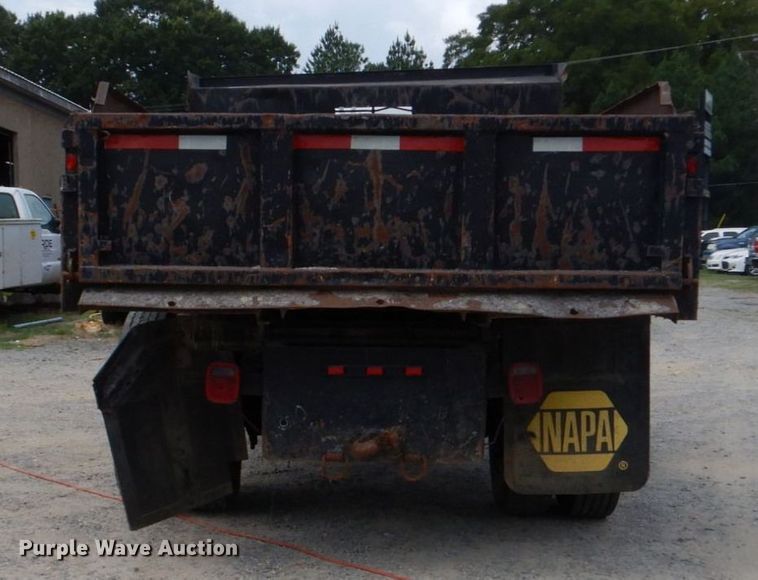 image for item DO1486 1995 Ford F800  dump truck