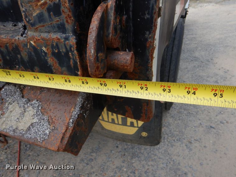 image for item DO1486 1995 Ford F800  dump truck